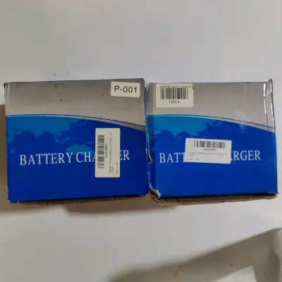 Cargador de baterías azul nuevo - miniatura 1