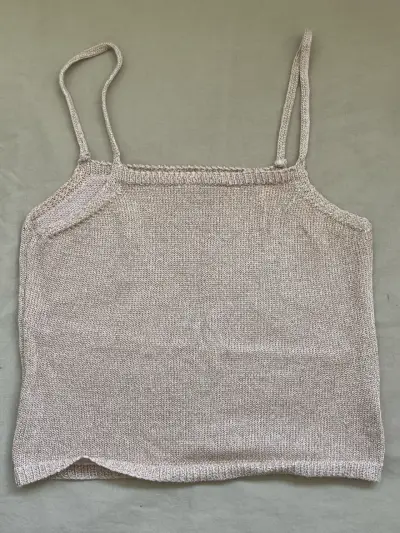 Polera sin mangas dorada - miniatura 1