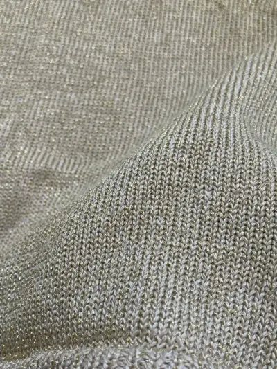 Polera sin mangas dorada - miniatura 2