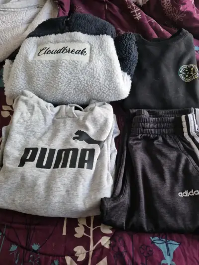 Set de polerones y pantalón deportivo - miniatura 1