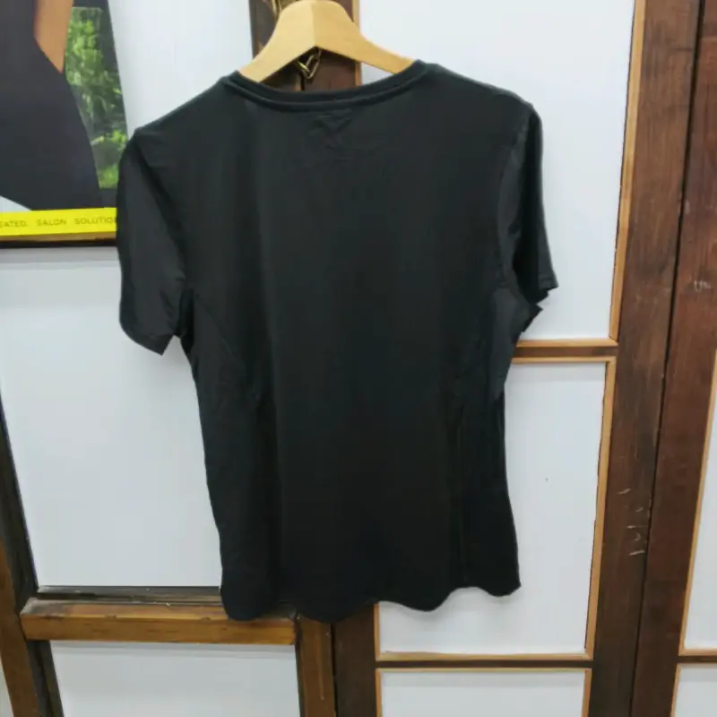 Polera negra Lotto nueva - 3