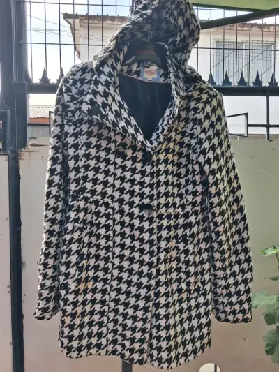 Abrigo negro Rue21 a cuadros - miniatura 2