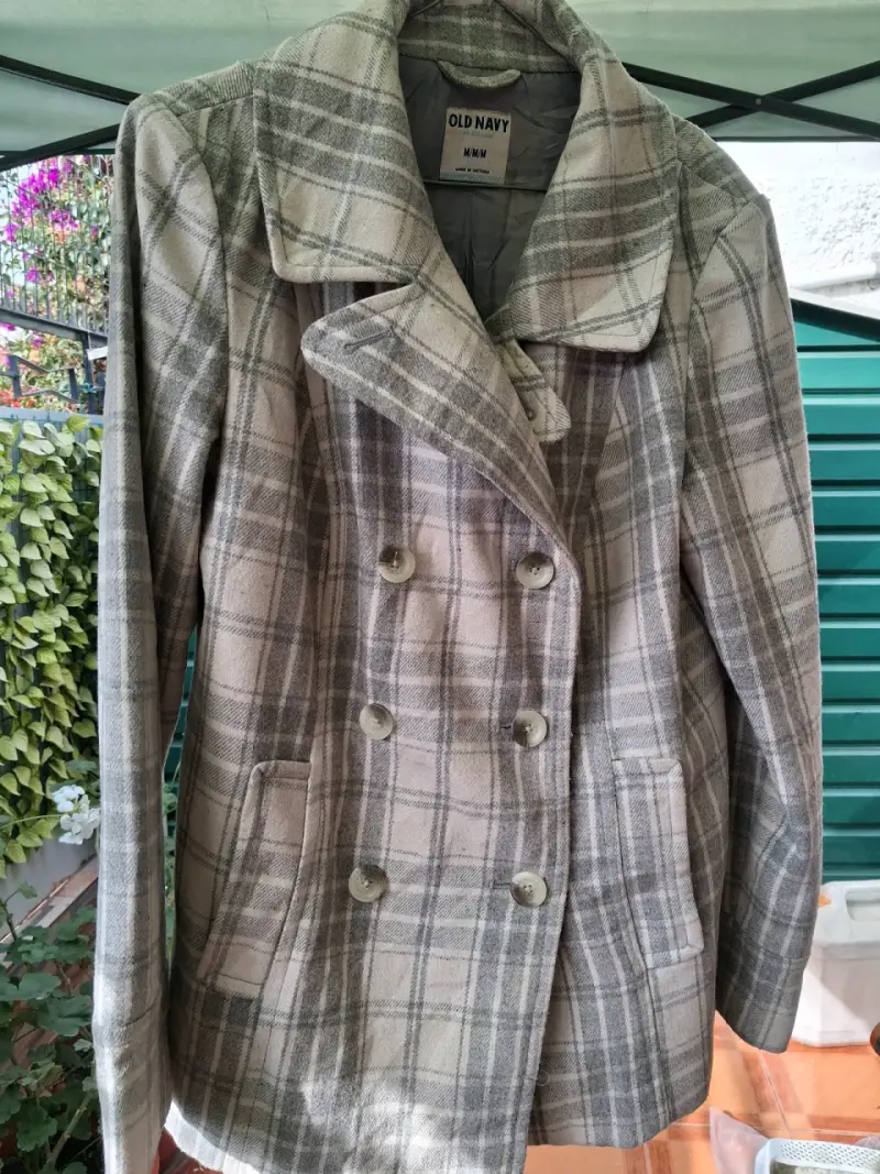 Abrigo negro Rue21 a cuadros - 4