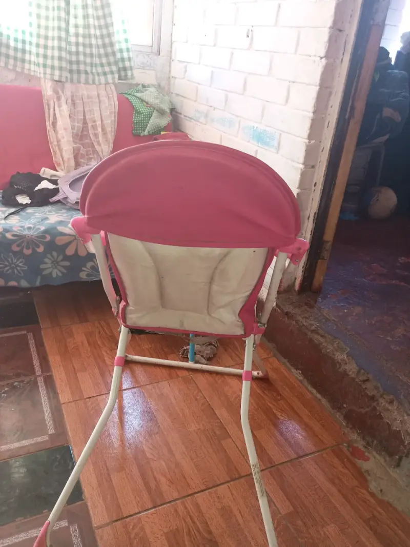 Silla alta para bebé rosada - 5