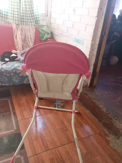 Silla alta para bebé rosada - miniatura 5