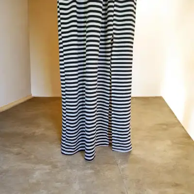 Vestido rayado blanco y negro talla S/M - miniatura 3