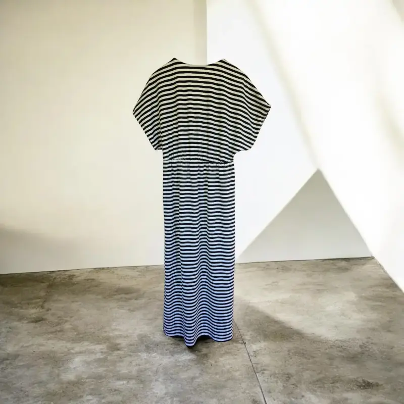 Vestido rayado blanco y negro talla S/M - 4