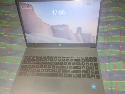 Notebook HP pantalla 15 pulgadas - miniatura 1