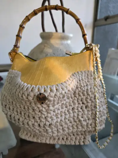 Bolsos de mano tejidos a crochet varios colores - miniatura 3