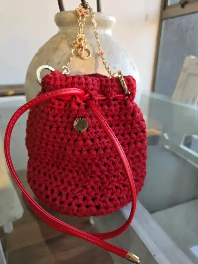 Bolsos de mano tejidos a crochet varios colores - miniatura 6