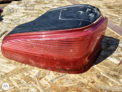 Luz trasera izquierda Peugeot 106 - miniatura 2