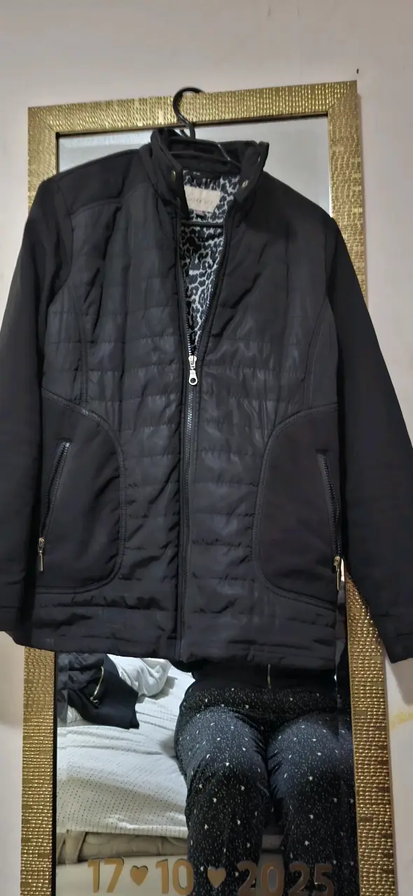 Chaqueta acolchada negra para mujer - 1
