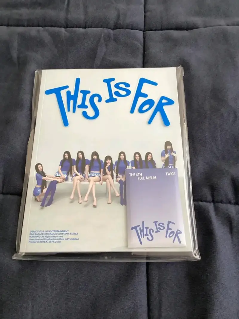 Álbum 'This Is For' de TWICE - 1
