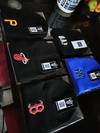 Gorros deportivos varios logos - miniatura 2