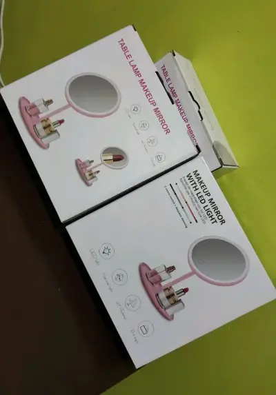 Espejo de maquillaje LED rosa - miniatura 2