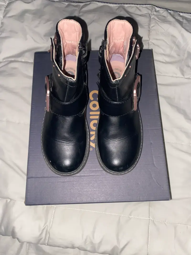 Botines negros con hebilla - 1