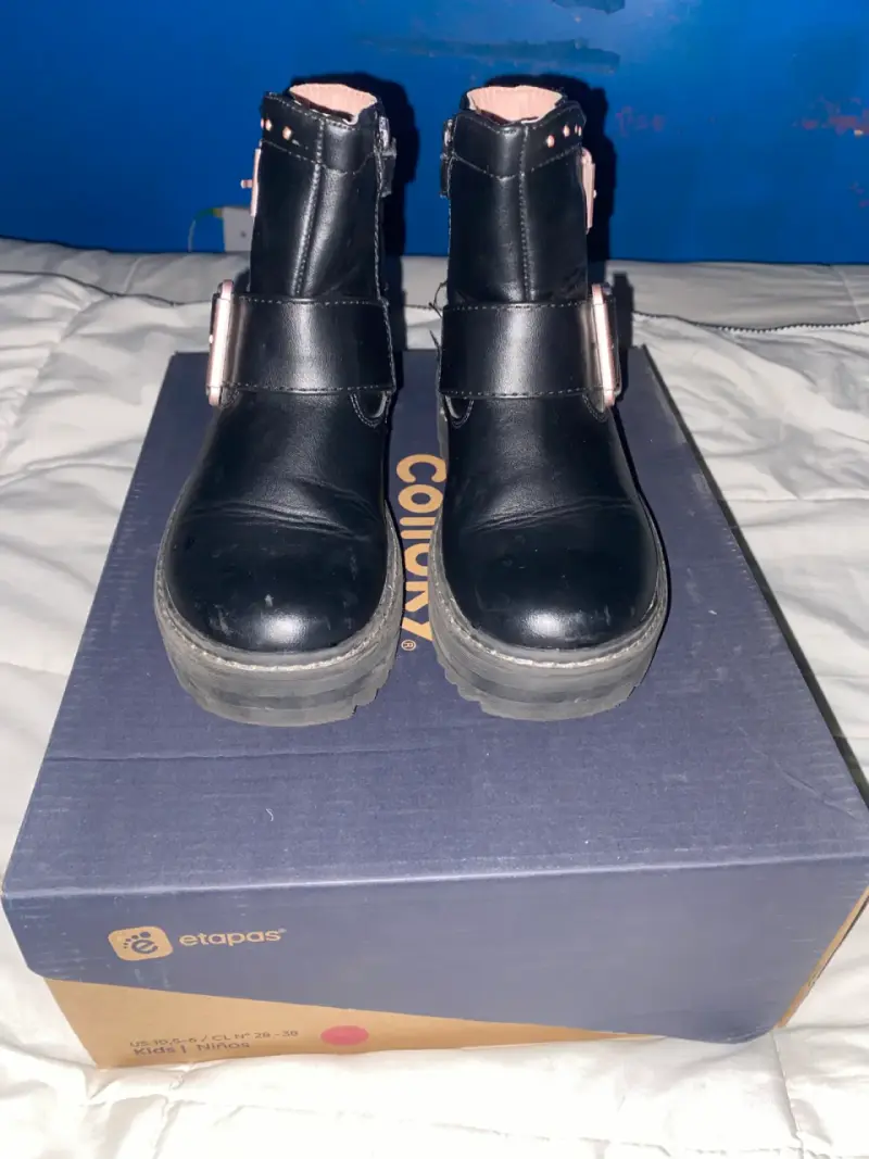 Botines negros con hebilla - 2