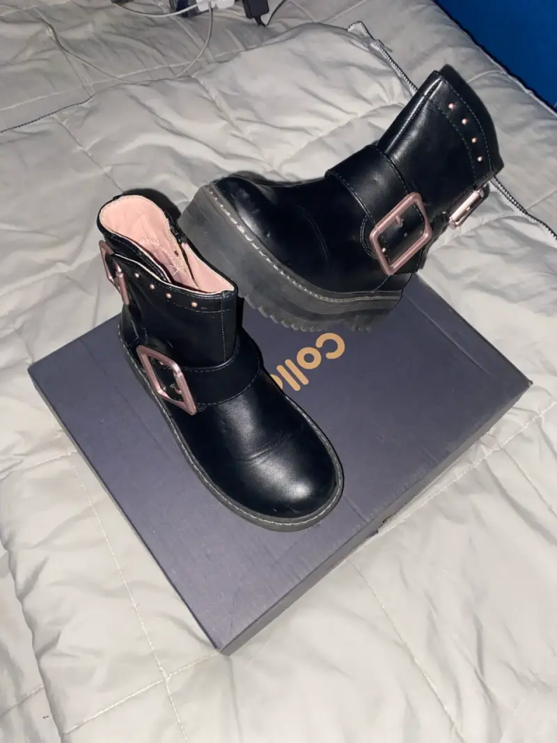 Botines negros con hebilla - 3