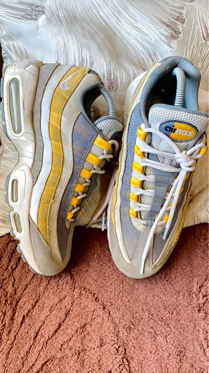 Zapatillas Air Max gris y amarillo - 1