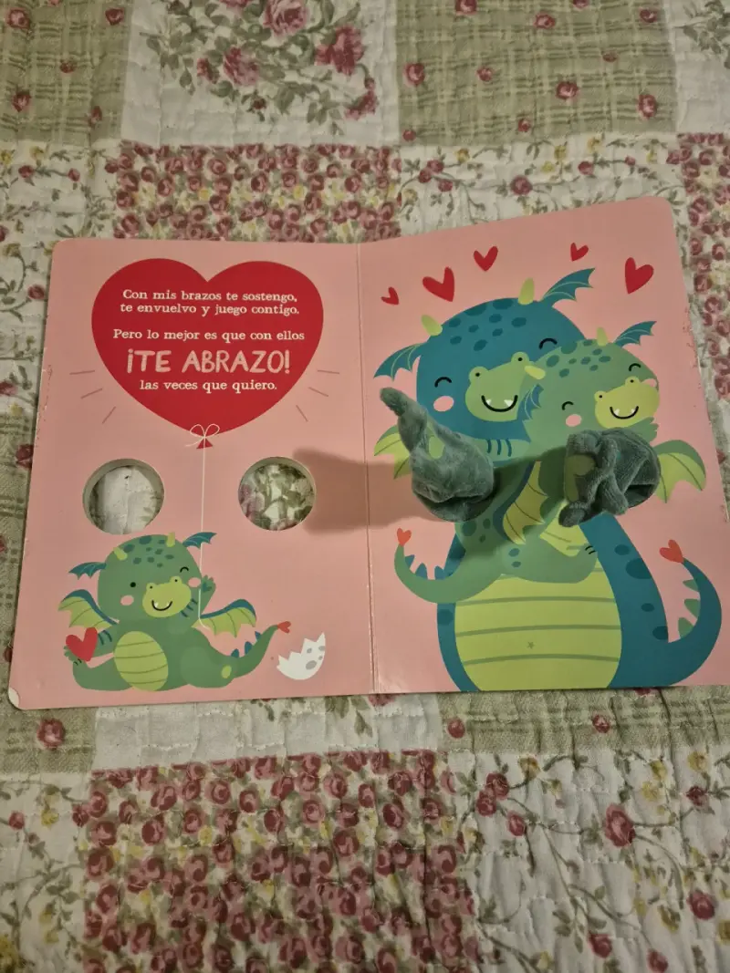 Libro infantil 'Abrázame' con dragón - 2
