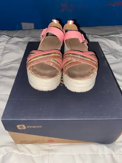 Sandalias rosas infantiles - miniatura 1