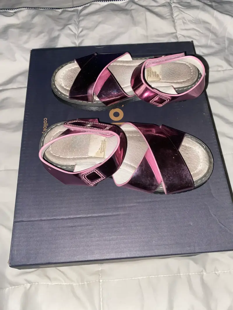 Sandalias metalizadas rosadas - 2