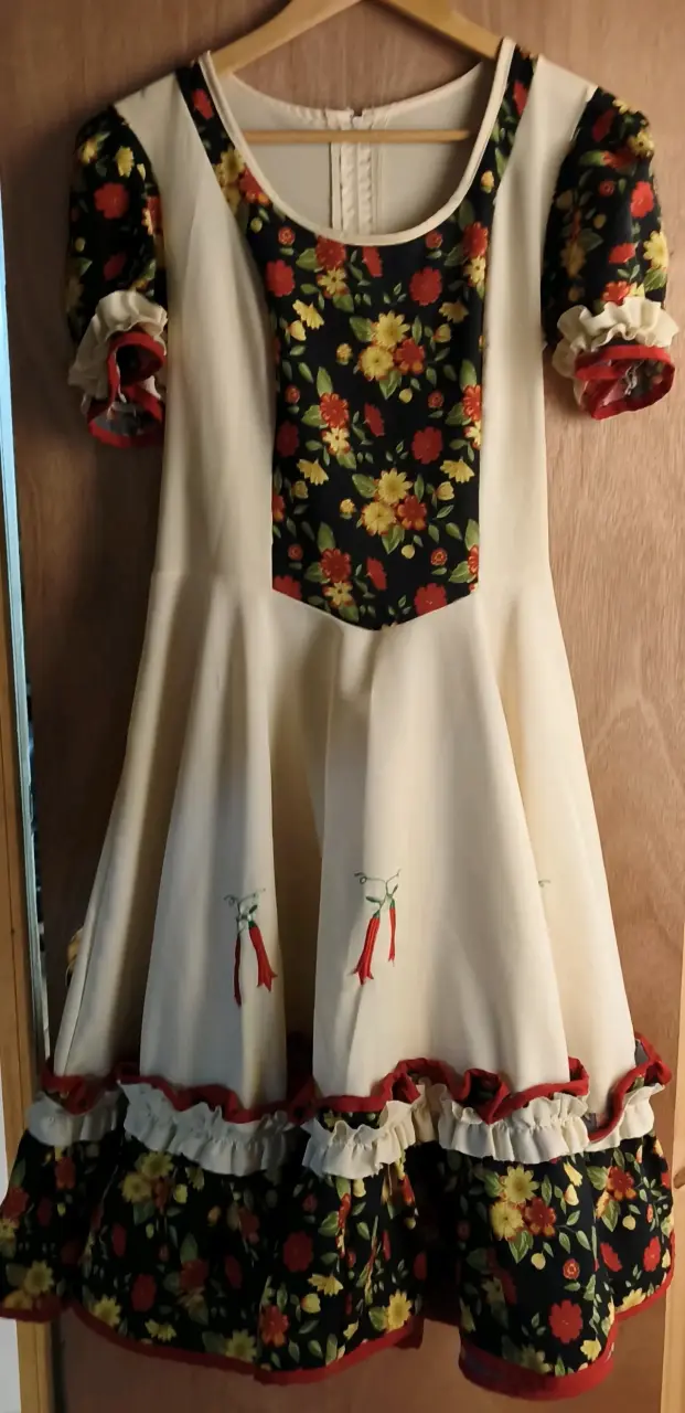 Vestido  folklórico floral - 1