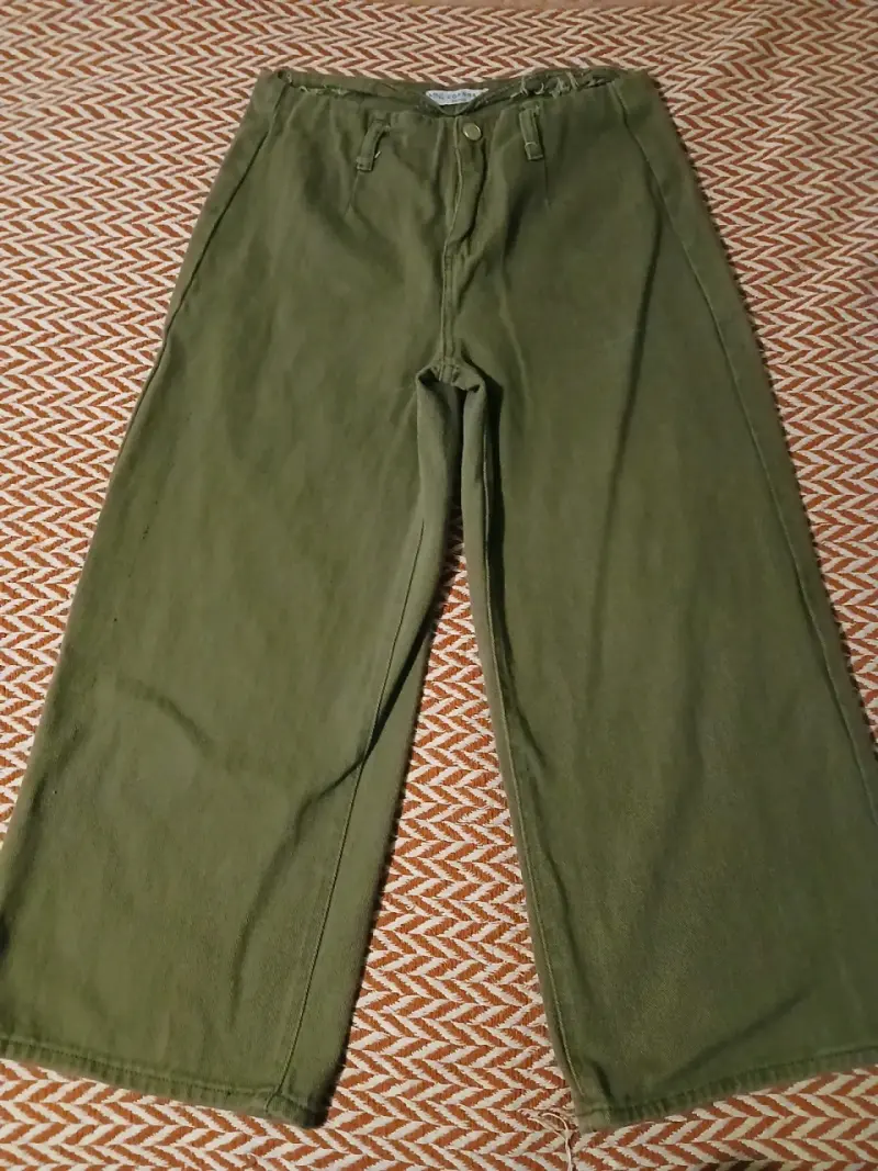 Pantalones verdes de algodón