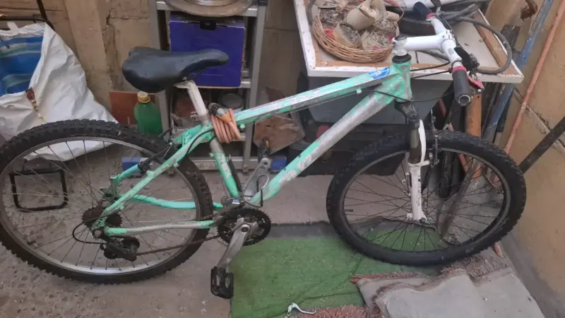 Bicicleta de montaña verde