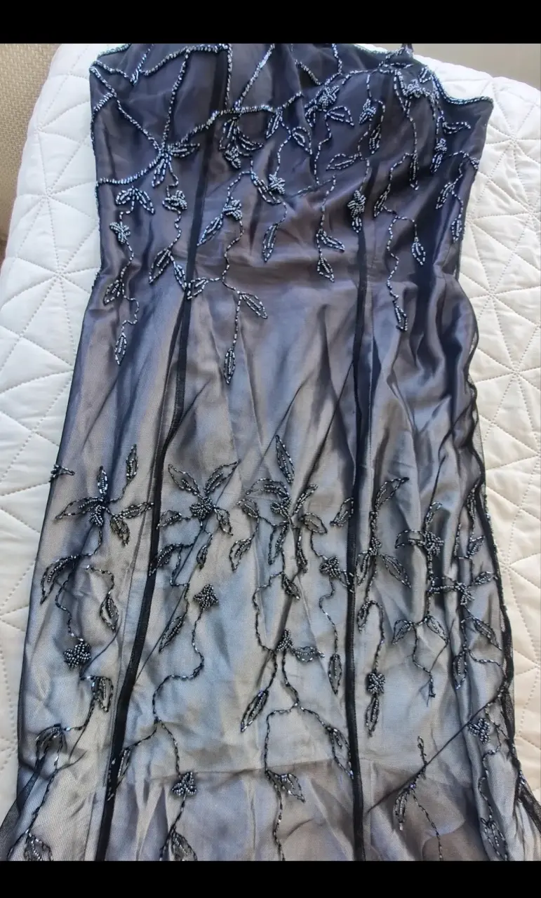 Vestido largo con degradé y pedrería - 2
