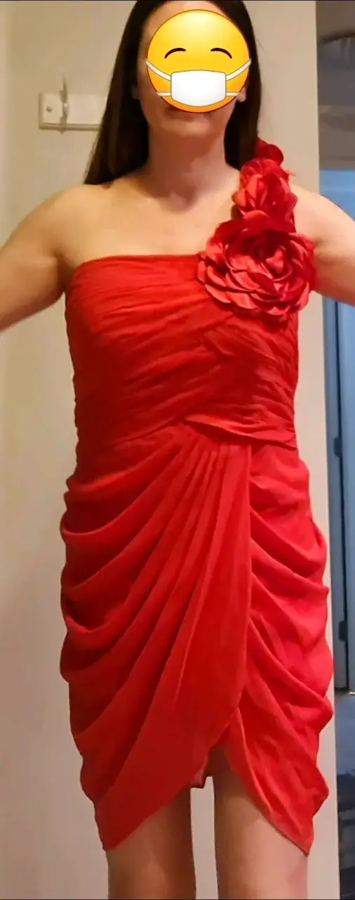 Vestido rojo un hombro floral - 2
