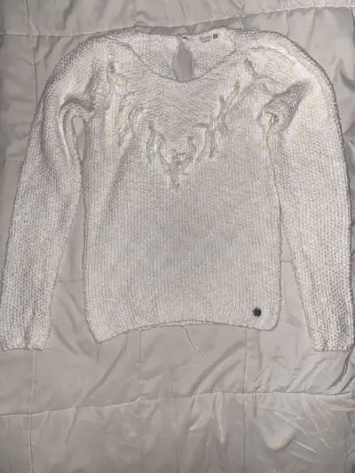 Sweater blanco con diseño bordado - miniatura 1