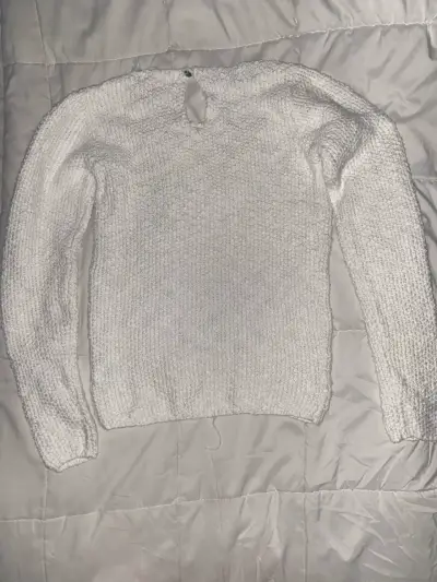 Sweater blanco con diseño bordado - miniatura 2
