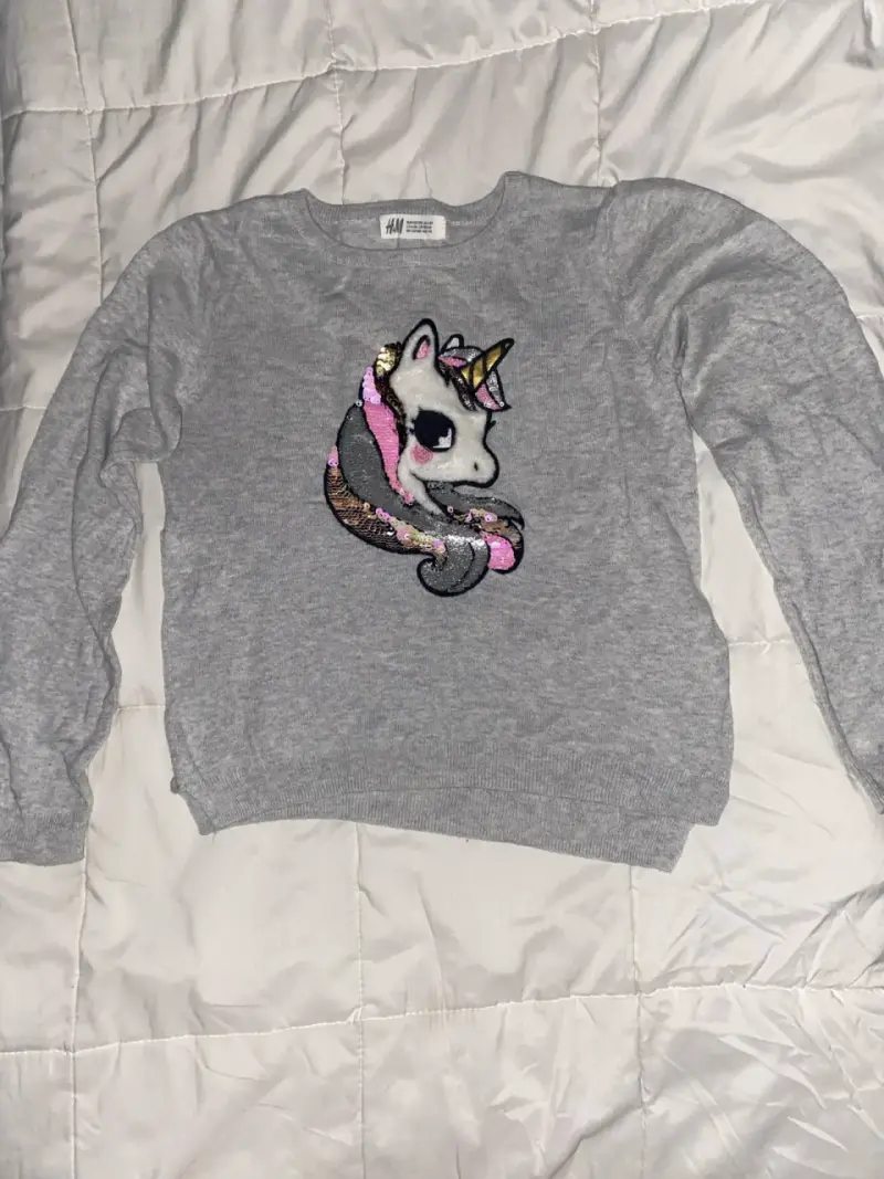 Polera gris con unicornio glitter - 1