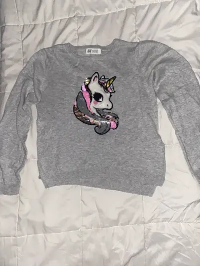 Polera gris con unicornio glitter - miniatura 1