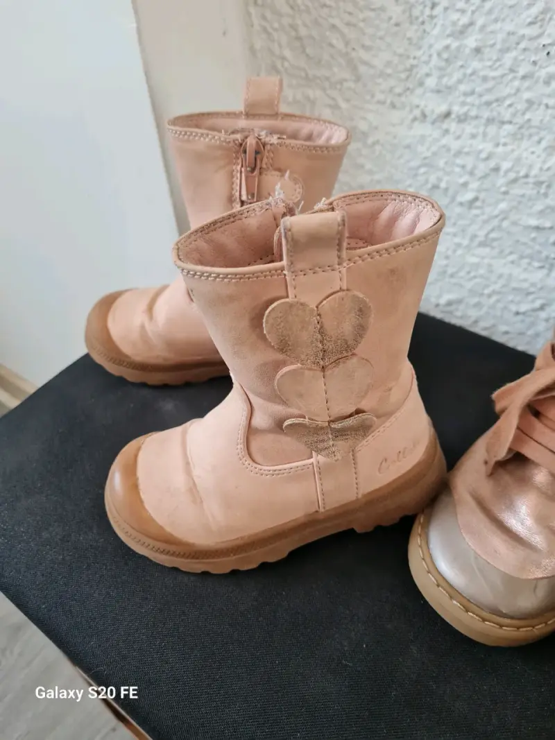 Botas rosas para niña - 1