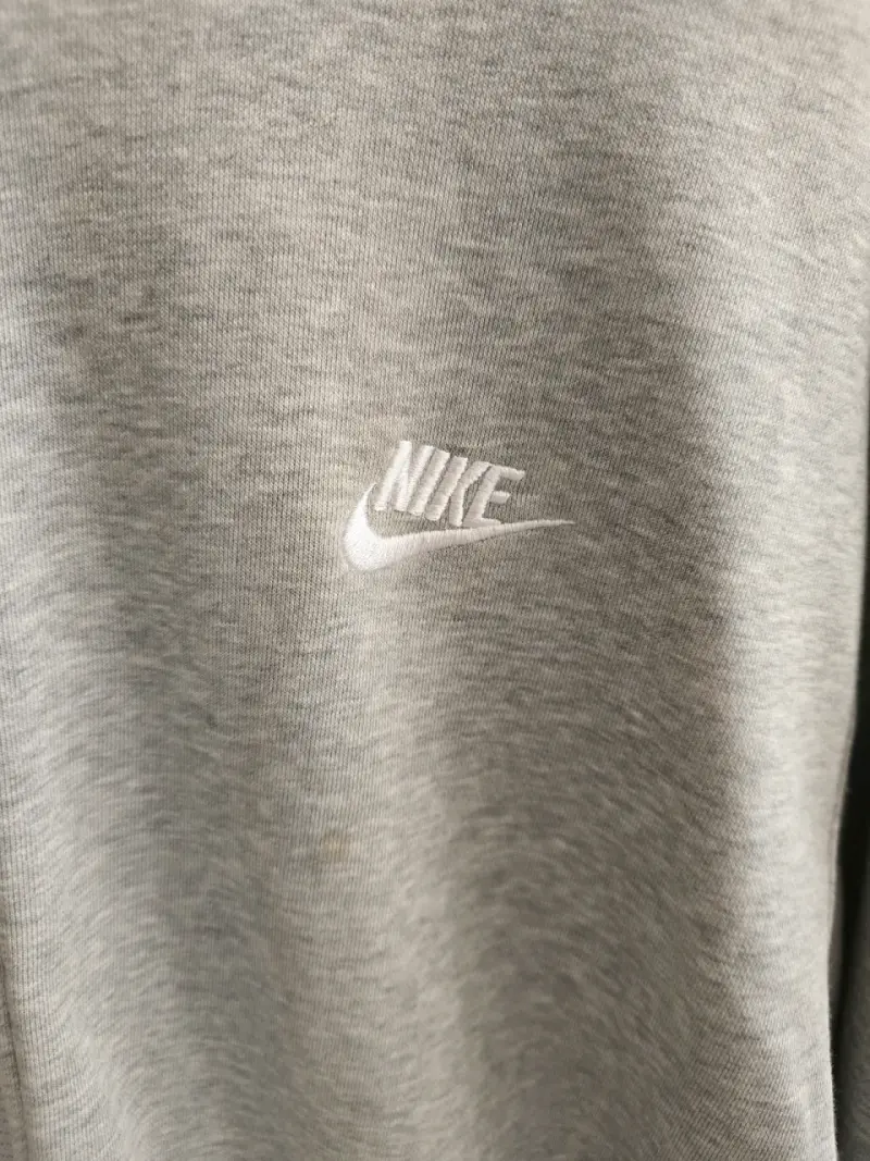 Polerón Nike gris con capucha - 2