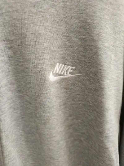 Polerón Nike gris con capucha - miniatura 2