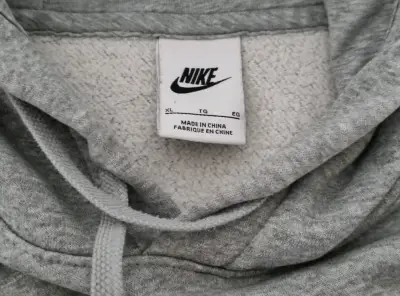 Polerón gris con capucha Nike - miniatura 3