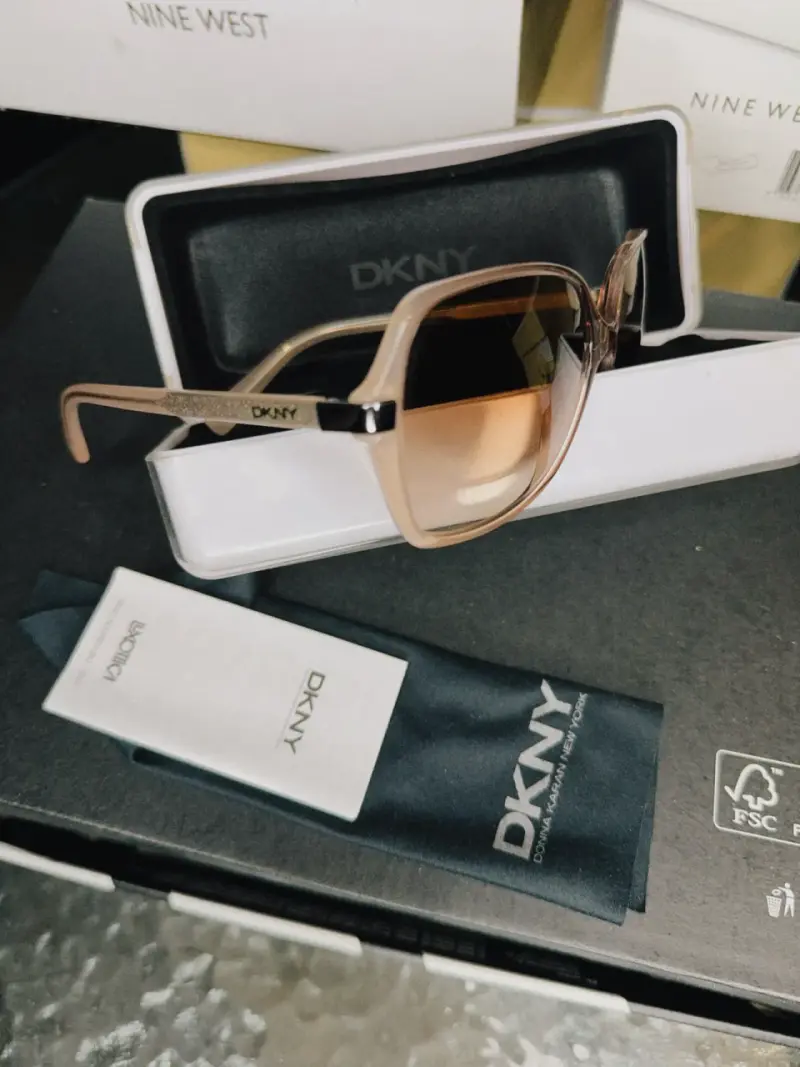 Lentes de sol DKNY marrones - 1