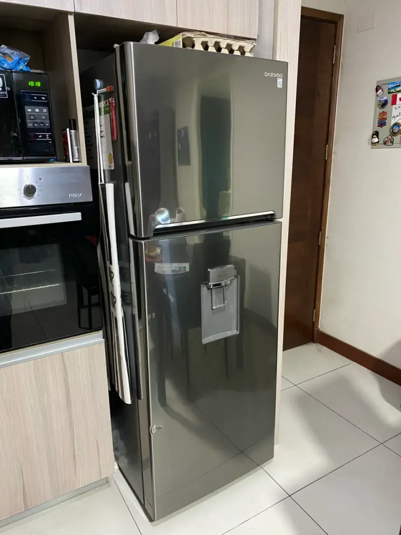 Refrigerador Daewoo plateado - 4