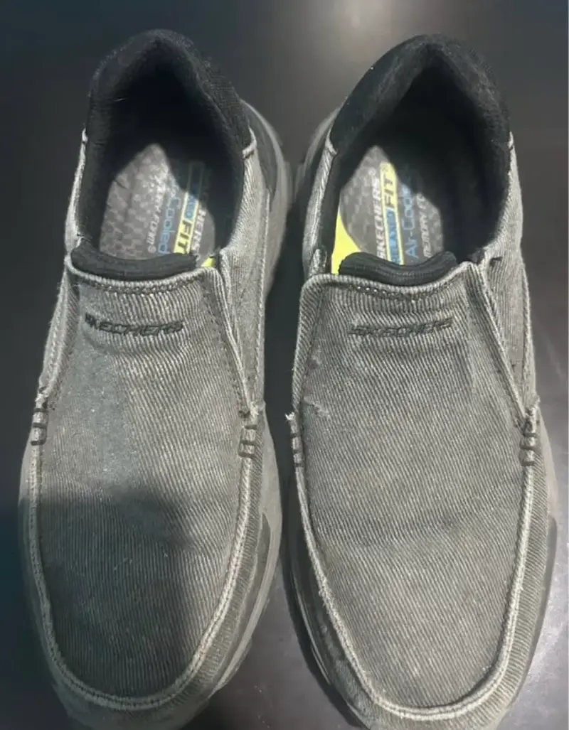 Zapatillas grises casuales
