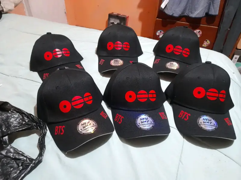 Gorras negras BTS nuevas