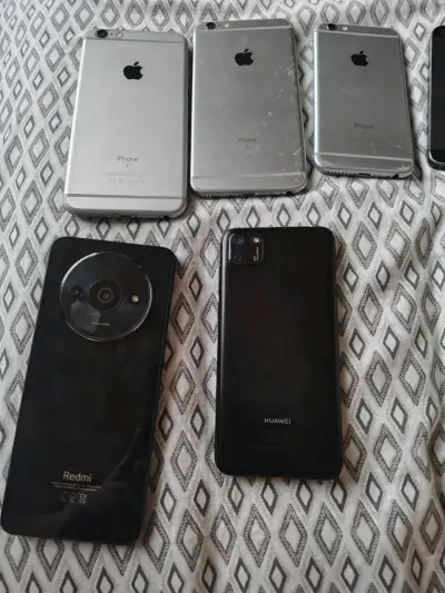 Lote de teléfonos malos y ram de 4 de 3ddr. - miniatura 1