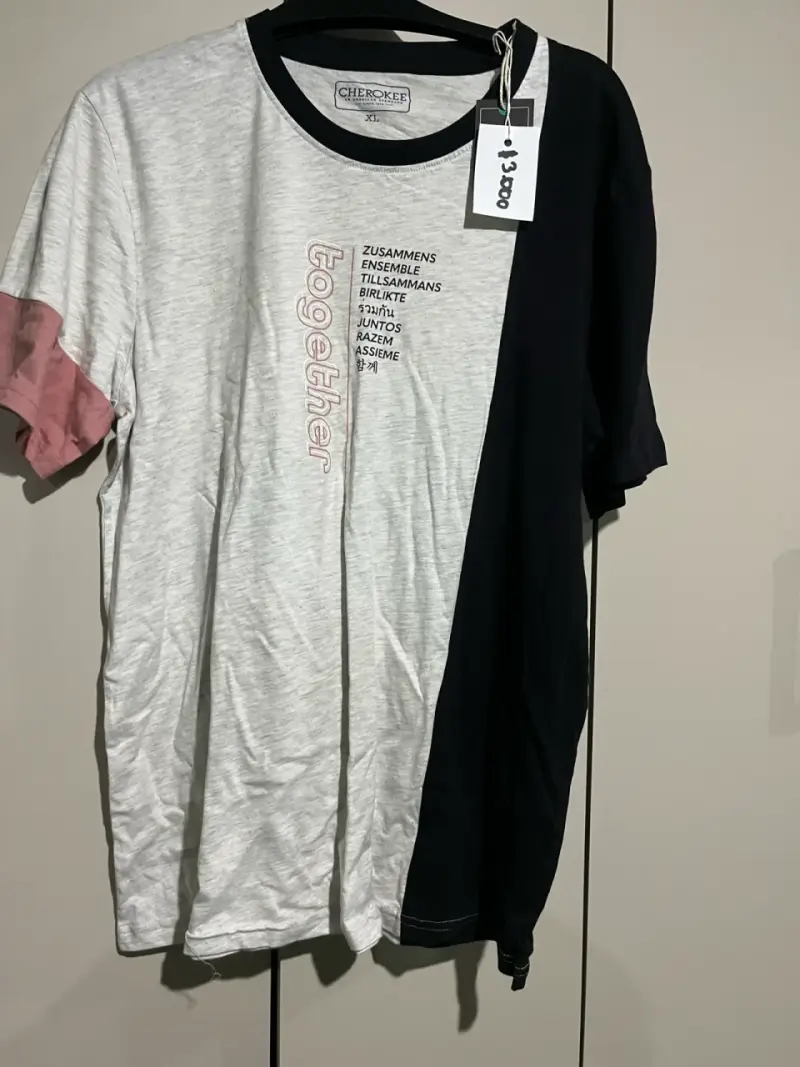 Polera beige con estampado - 2