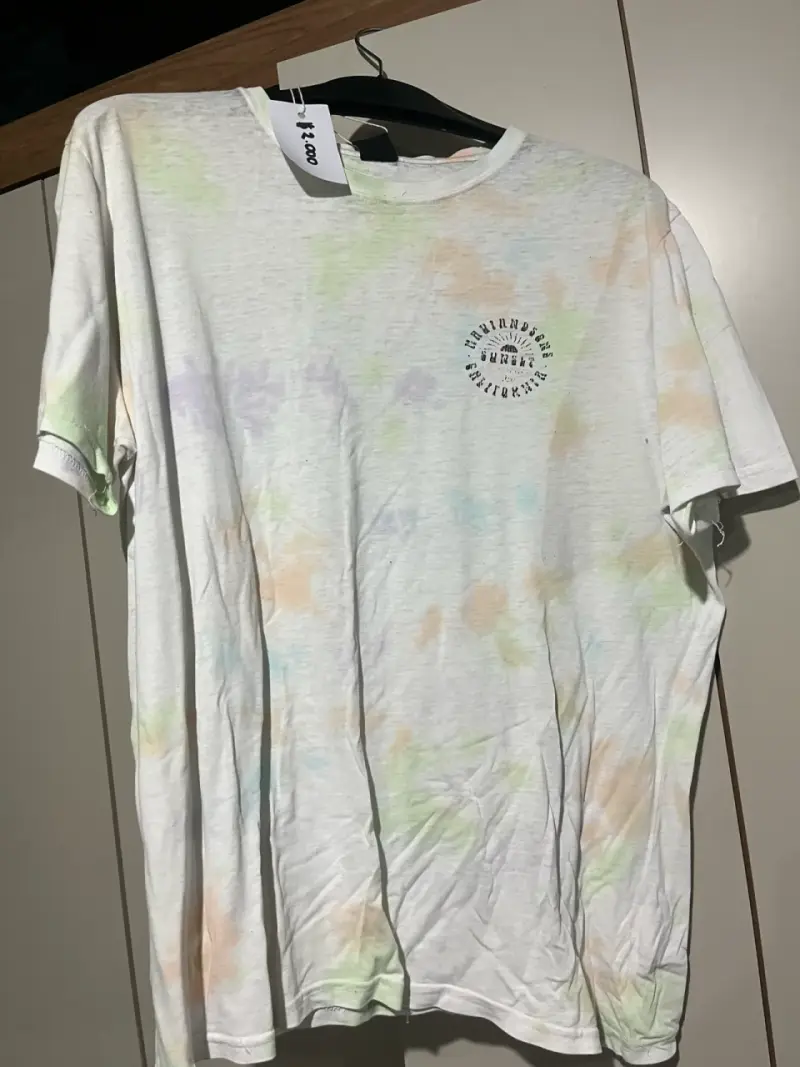 Polera beige con estampado - 3
