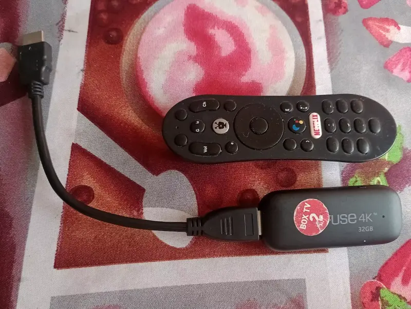 Reproductor multimedia 4K con control remoto