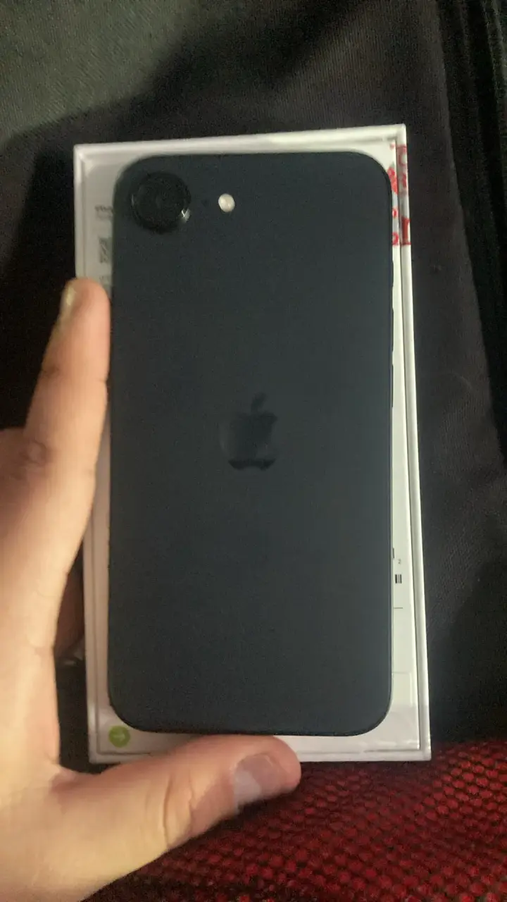 Vendo iPhone 16e nuevo conversable - 2