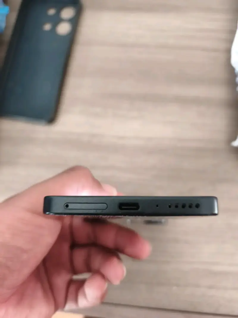 Smartphone Redmi note 13 4g con funda - 5