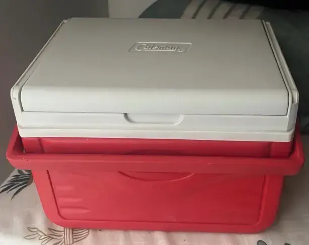 Cooler Coleman rojo y blanco